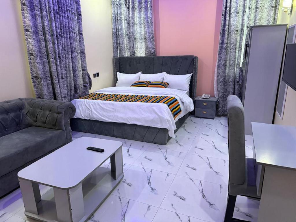 Motor Lodge