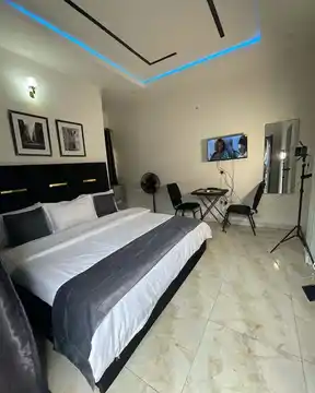 Premium Studio (Standard)